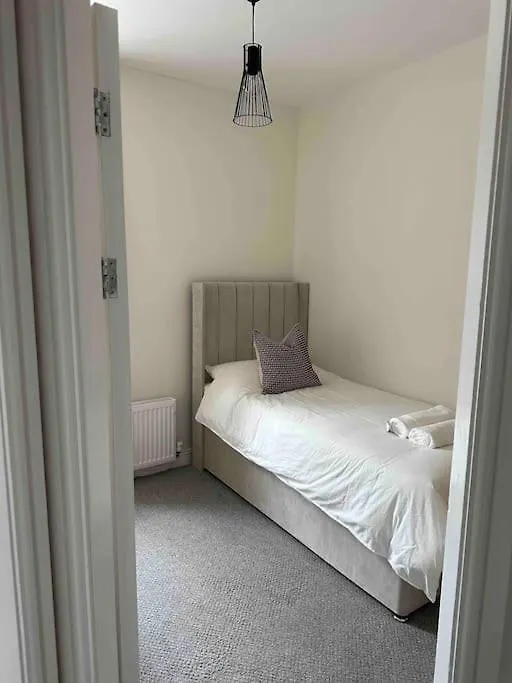 Modern Apartment, 1Km From City! Newcastle upon Tyne