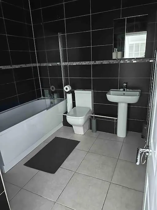 Apartment Modern Apartment, 1Km From City! Newcastle upon Tyne