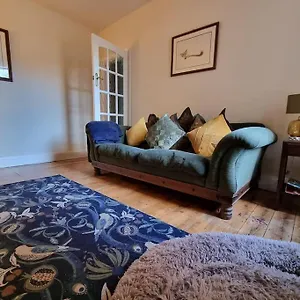  Apartment At 128